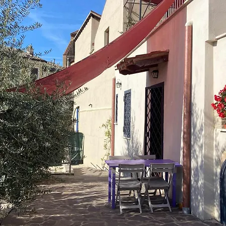 Little Sun With Private Carpark And Sunny Terraces Holiday home